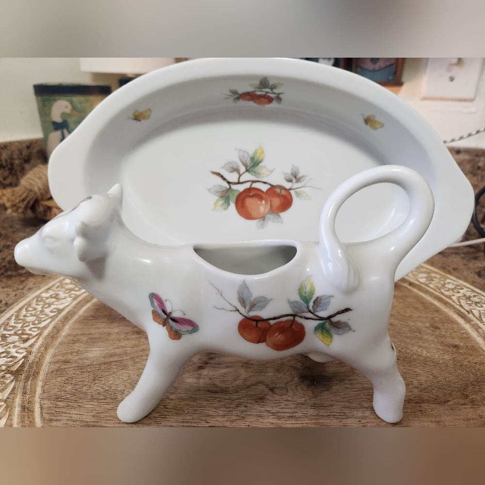 Andrea By Sadek Creamer & Dish Cute Fruit Butterflies Peaches Pastels